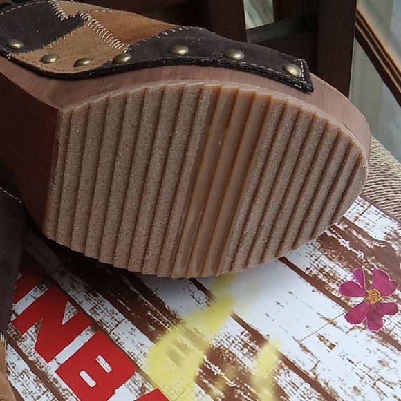 Unionbay Women's Brown Patchwork Sandals - Picture 5 of 8